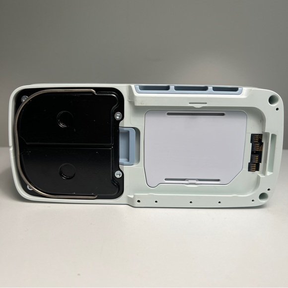 Inogen One G5 Portable Oxygen Concentrator with Carrying Case and BA-516 Battery - Picture 11 of 13